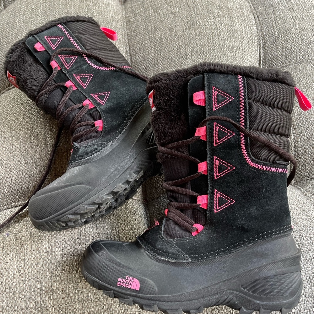 The North Face kids Shellista Lace Waterproof Ski Snow Boot.Excellent condition!
